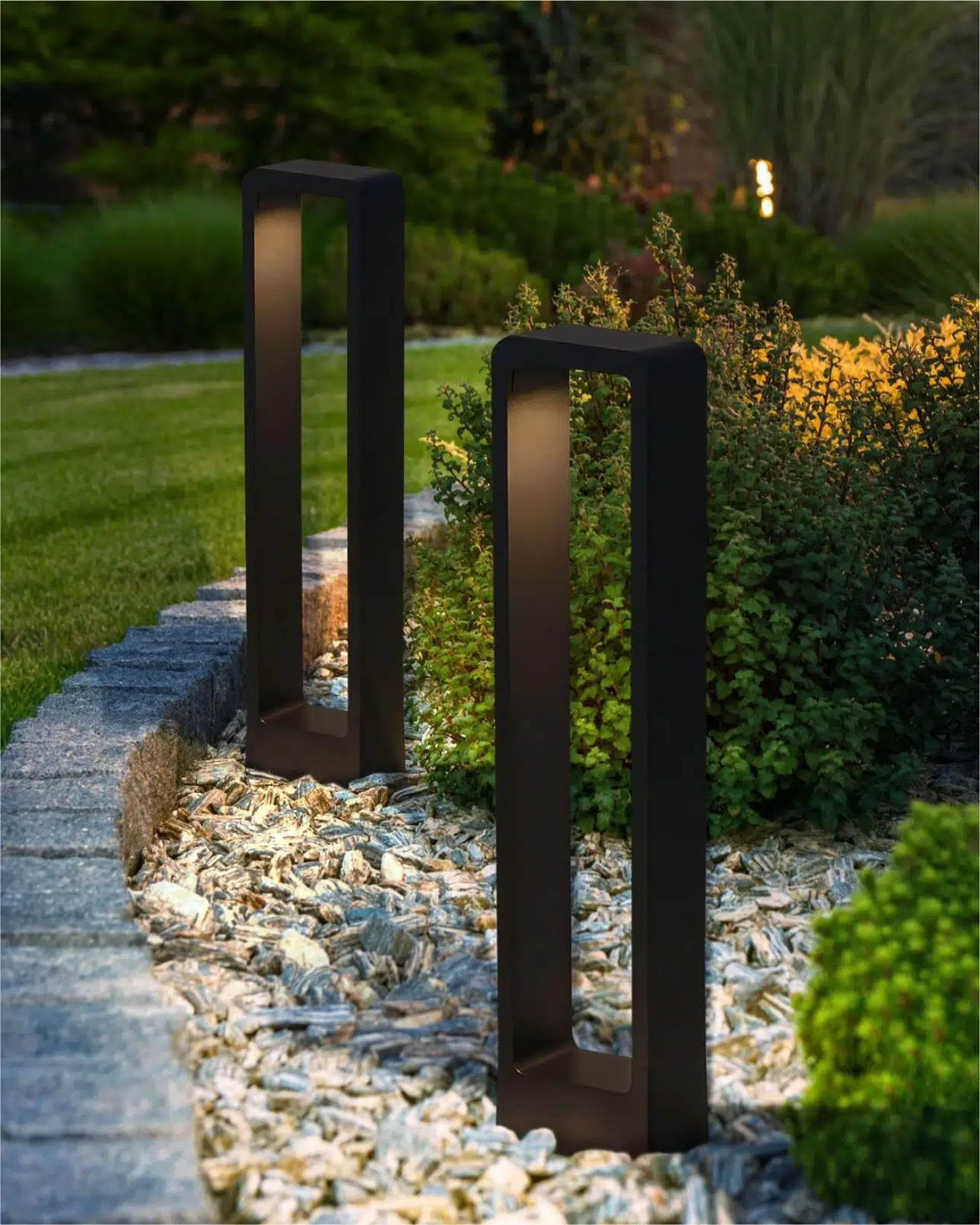 Premium Modern Bollard Light: Architectural outdoor LED pathway lamp with IP65 waterproof rating for luxury Indian garden and driveway design.