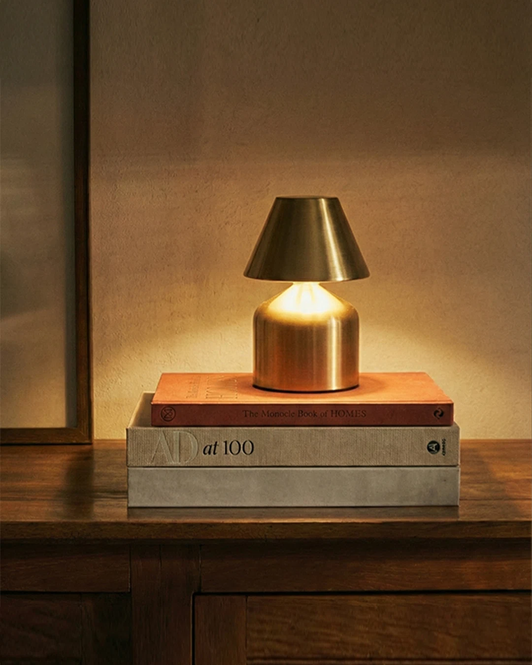 Modo-Gold-Touch-Sensor-Lamp-India-2026 Modo Touch Sensor Lamp: Luxury gold mushroom-inspired cordless table lamp for modern Indian home decor.